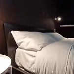 10' Piazza Erbe, Elegance In The Heart Of Apartment Verona