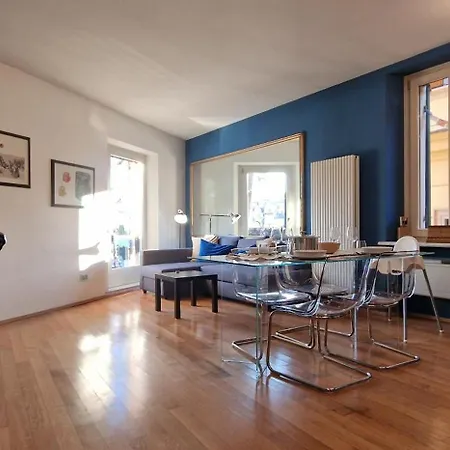 10' Piazza Erbe, Elegance In The Heart Of Apartmán Verona