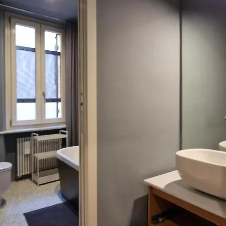 10' Piazza Erbe, Elegance In The Heart Of Verona