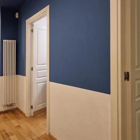 Apartment 10' Piazza Erbe, Elegance In The Heart Of *