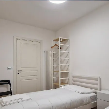 10' Piazza Erbe, Elegance In The Heart Of